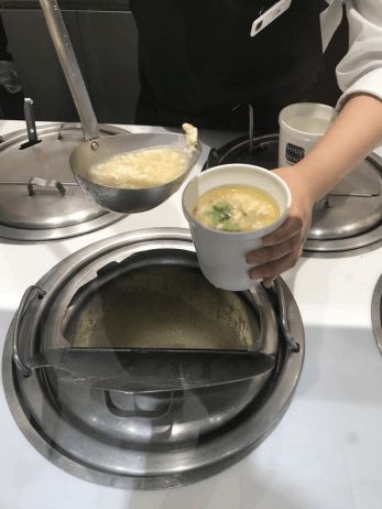 破繭成蝶 餐飲管理食堂承包的“走出去”戰略